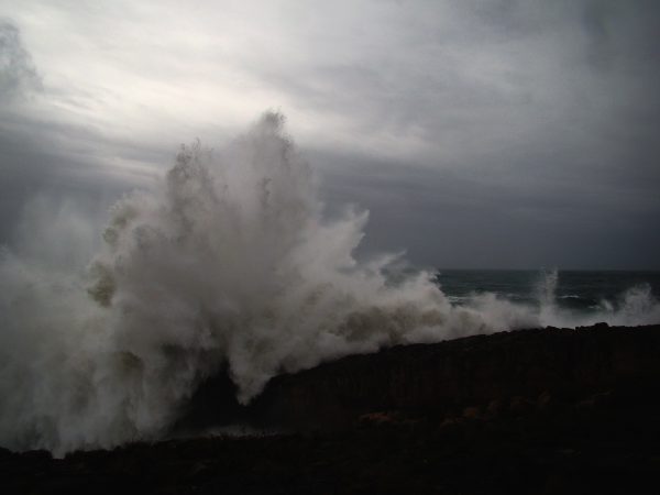 Açores com 25 ocorrências e Avenida do Mar em Ponta Delgada fechada ao trânsito