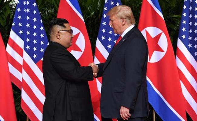 Trump e Kim assinam documento conjunto no final da cimeira