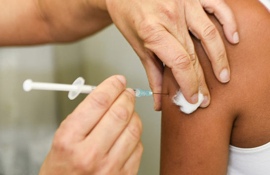 Facebook vai proibir publicações que desencorajem a vacinação