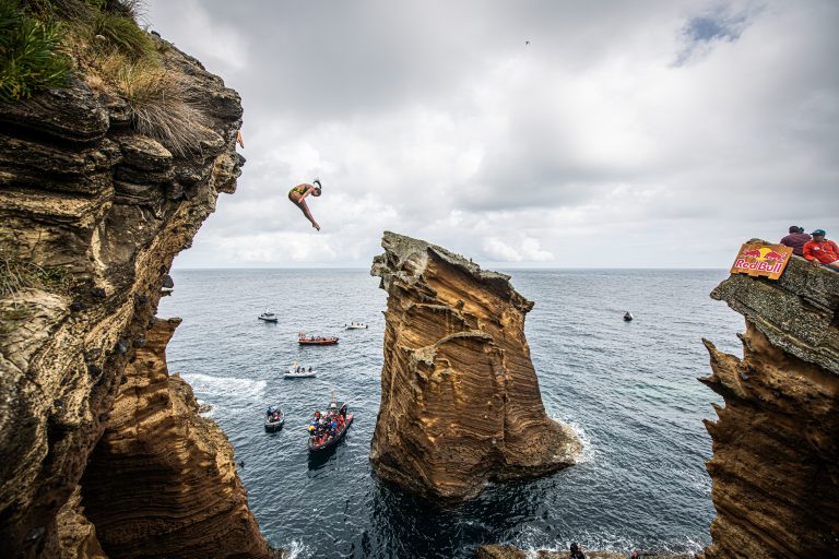 Red Bull Cliff Diving | Primeira ronda da competição antecipada devido a previsão meteorológica