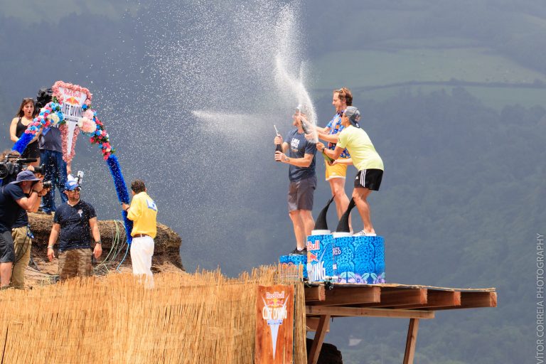 RED BULL CLIFF | Gary Hunt e Rhiannan Iffland vencem e reforçam a liderança nos Açores