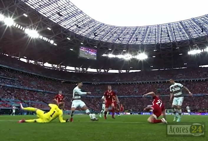 Portugal bate Hungria com três golos nos últimos minutos