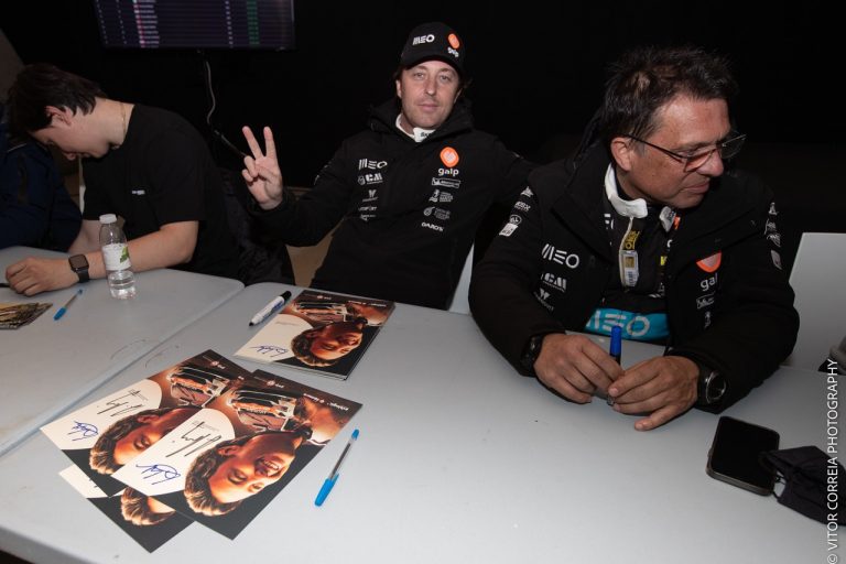 56º Azores Rallye | Sessão de autógrafos com pilotos de cartaz permitiu contacto com público açoriano